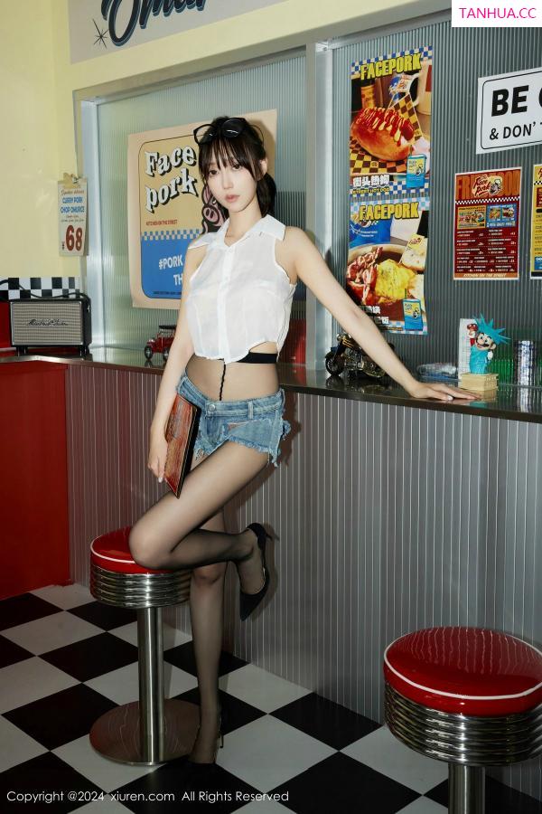 玥儿玥  [XiuRen]高清写真图 2024.07.05 No.8811 玥儿玥er 黑丝美腿第8张图片